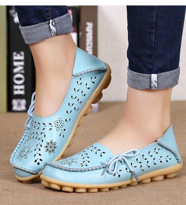 Mocassins à talons bas pour les femmes, avec lacets et petits œillets