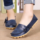 Mocassins à talons bas pour les femmes, avec lacets et petits œillets