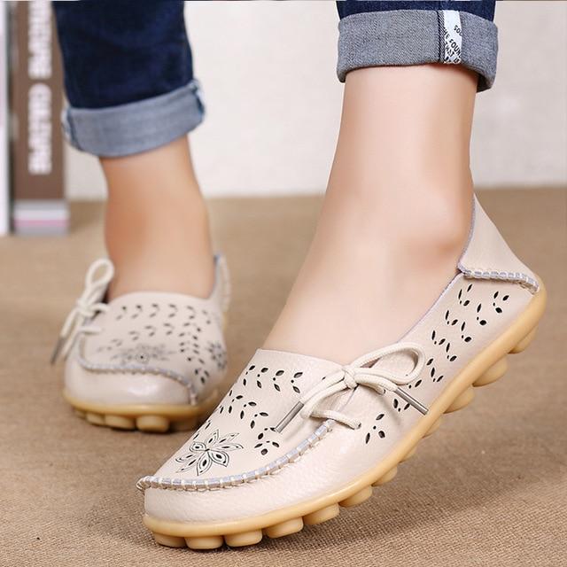 Mocassins à talons bas pour les femmes, avec lacets et petits œillets