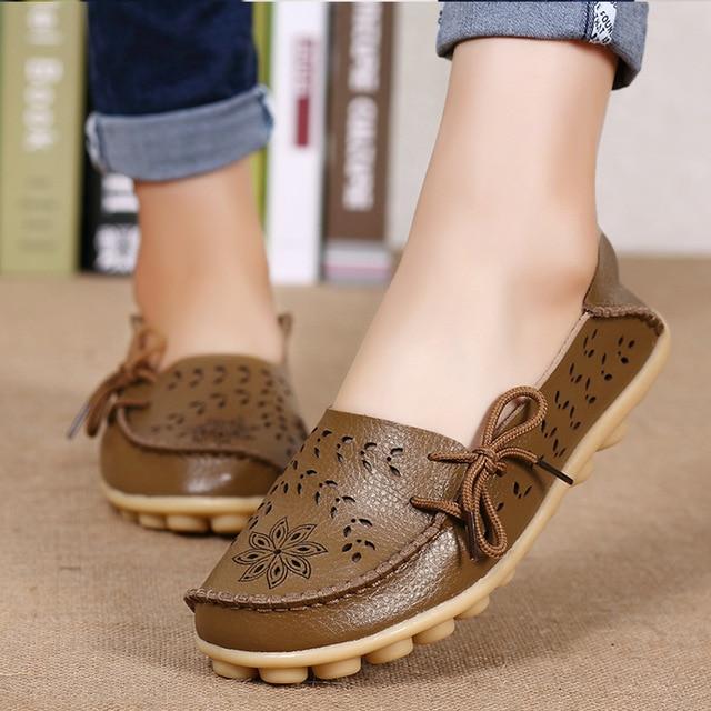 Mocassins à talons bas pour les femmes, avec lacets et petits œillets