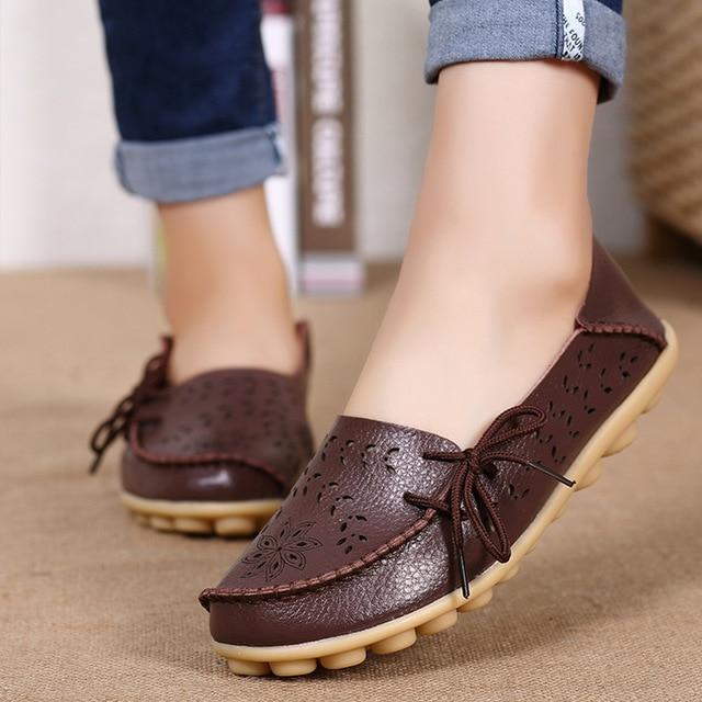Mocassins à talons bas pour les femmes, avec lacets et petits œillets