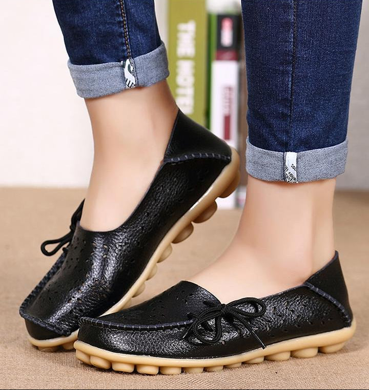 Mocassins à talons bas pour les femmes, avec lacets et petits œillets