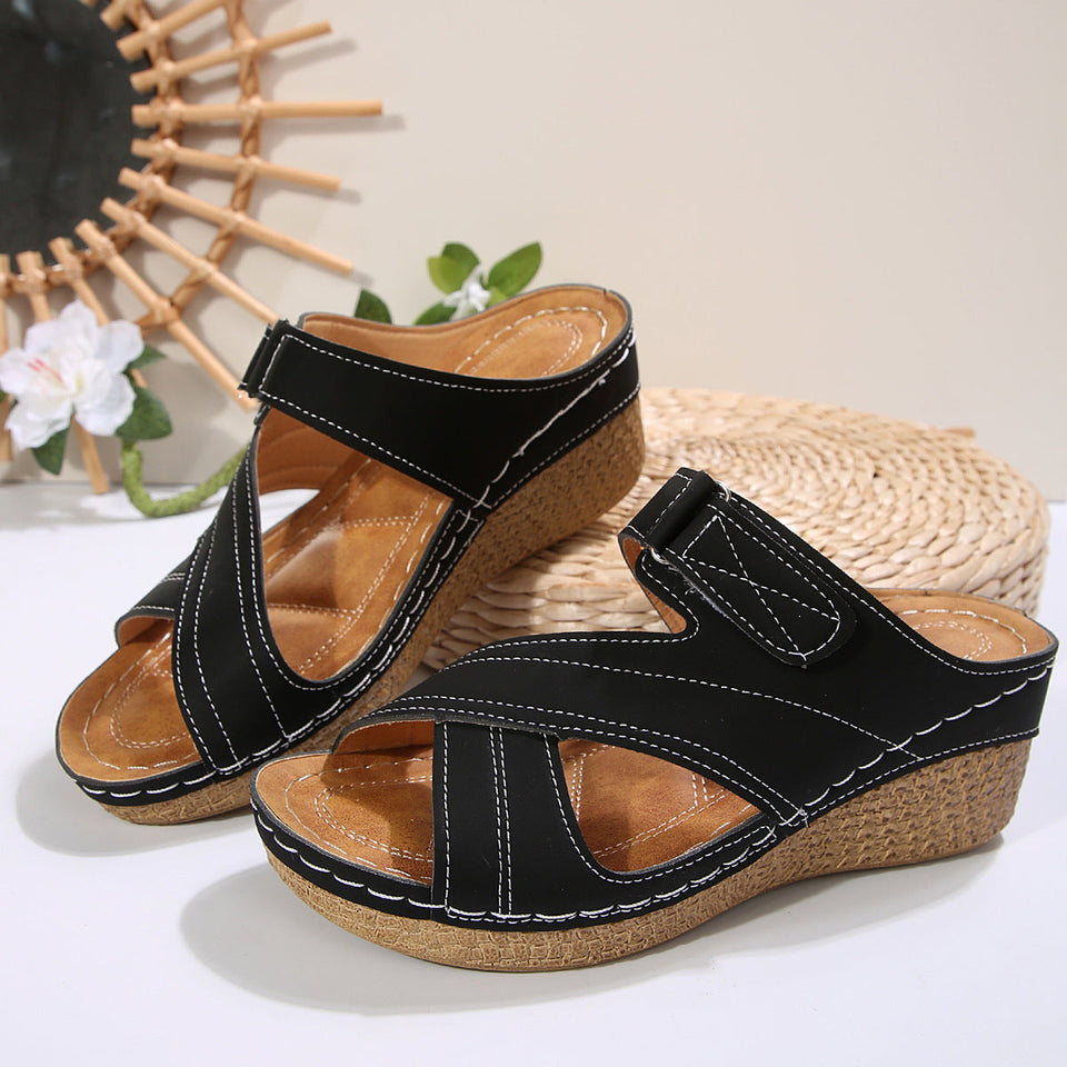 Chaussures légères à talon compensé avec bande Velcro, multicolores