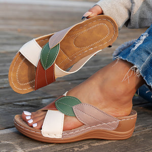 Sandales à semelles épaisses pour femme, à lanières croisées et bout ouvert, couleurs assorties