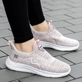 Chaussures respirantes de marche à semelle souple, surface en maille élargie