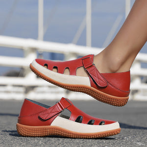 Sandales à talons plats pour femmes avec bout renforcé et semelle ajourée respirante