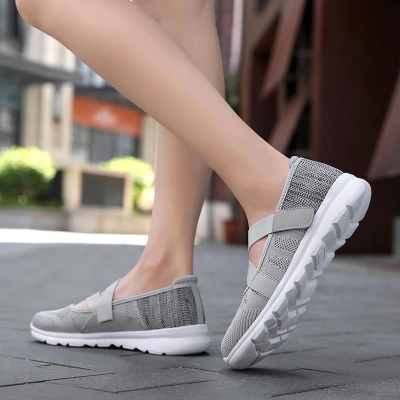 Ultraleichte Schuhe mit Klettverschluss